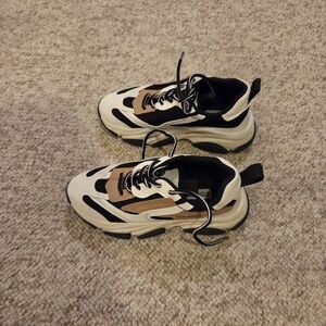Steve Madden Black and Tan Women's Sneakers